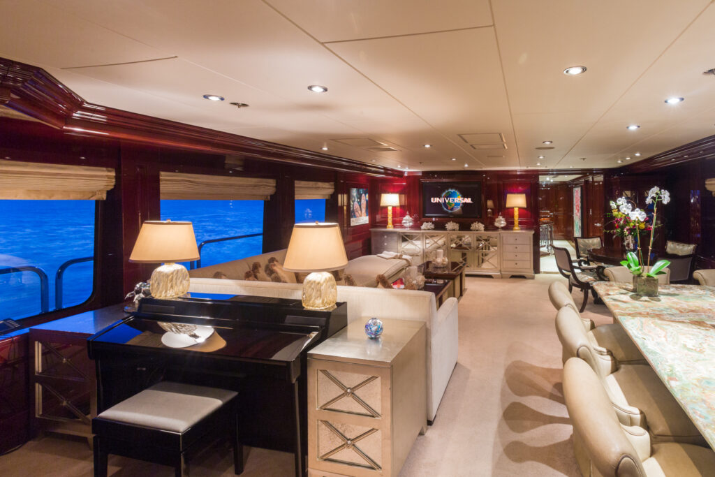 Alquiler de yates de lujo en el Caribe. Barcos de alquiler en el Mar Caribe