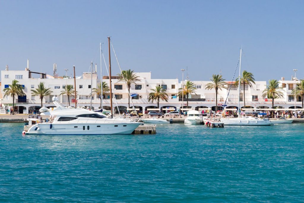 Alquiler de yates en Formentyera. Alquiler de barcos baratos en Formentera. Yates de alquiler en Formentera