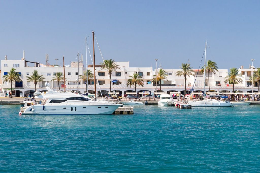 Alquiler de yates en Ibiza. Alquiler de barcos en Ibiza. Alquiler de yates baratos en Ibiza