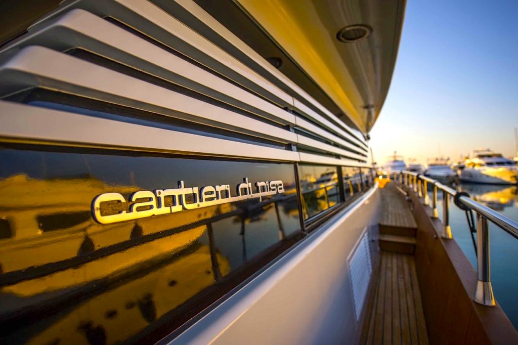 Alquiler de yates de lujo Cantieri Di Pisa. Alquiler de superyates de lujo.