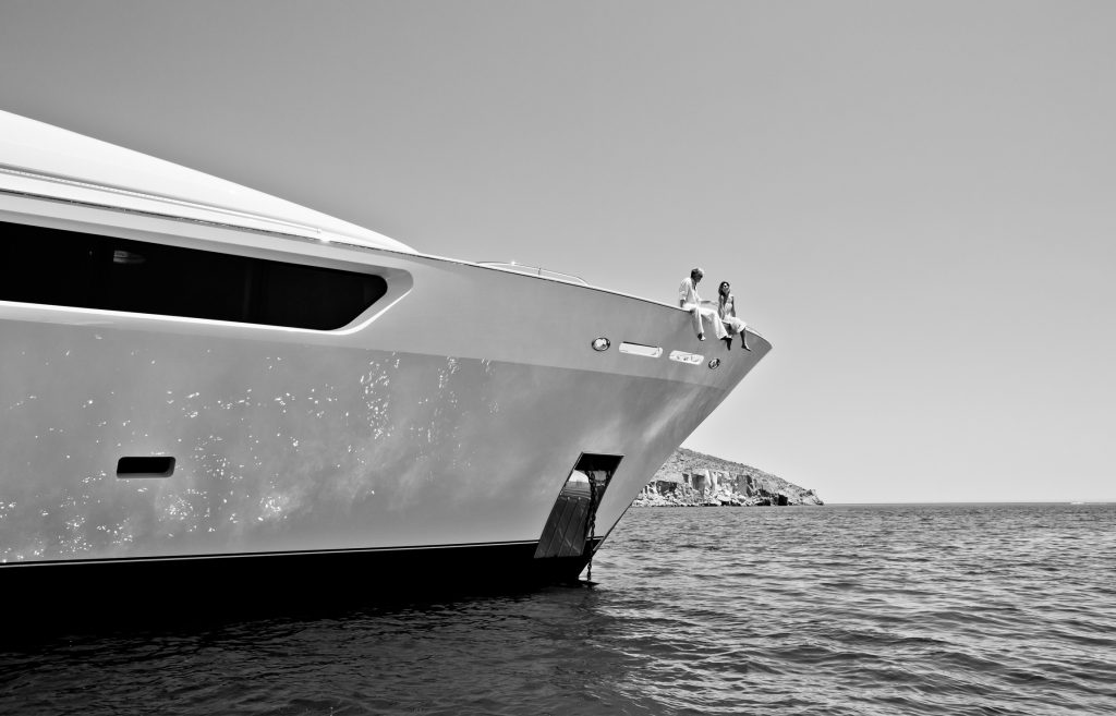 Alquiler de yates Delta Marine en Ibiza. Alquiler de barcos baratos Delta Marine en Ibiza