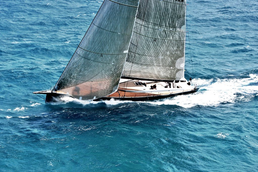 Yates de lujo en Ibiza: Carbon Ocean