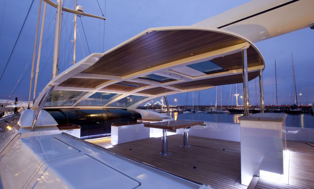 Yates de lujo en Ibiza: Carbon Ocean