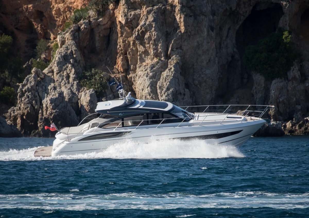 Alquiler de yates en Ibiza. Alquiler de barcos en Ibiza. Alquiler de yates baratos en Ibiza