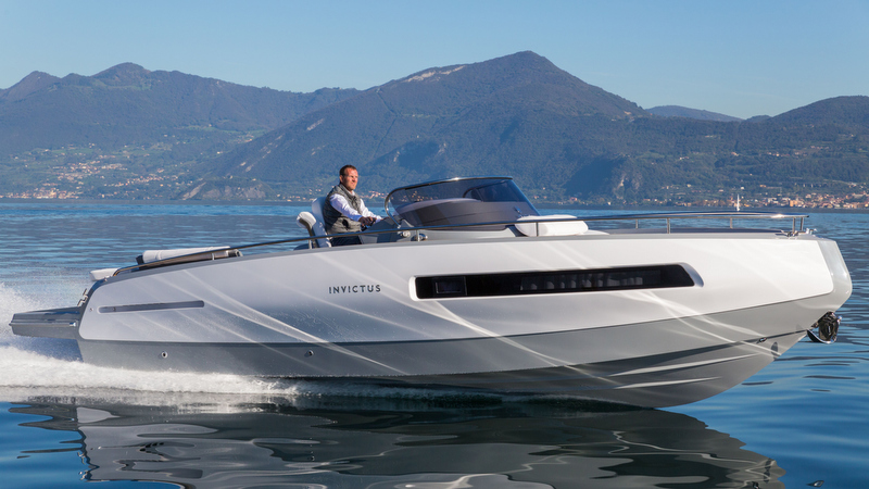 Nueva tender del superyate Invictus 280GT