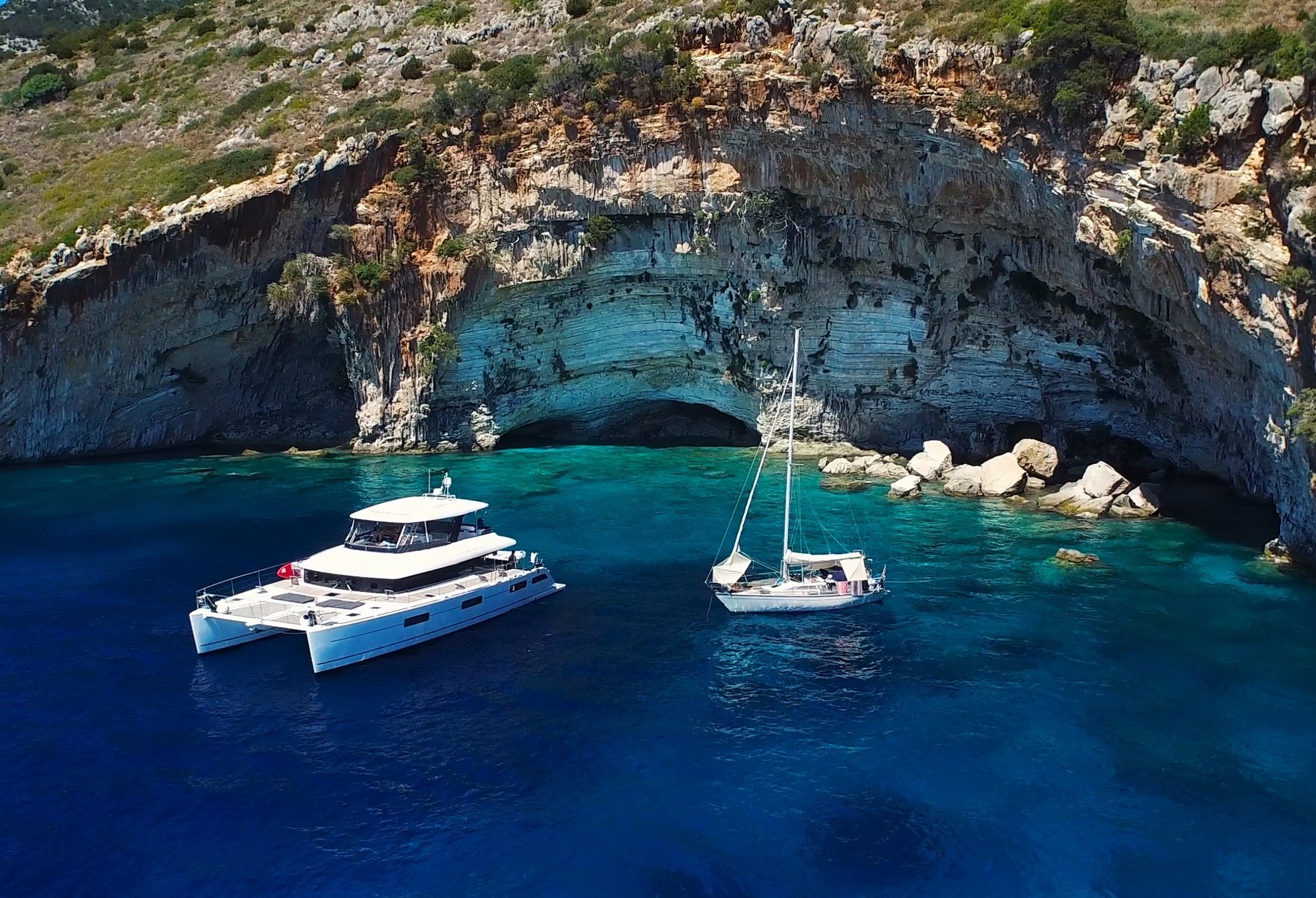 Alquiler de yates en Ibiza. Alquiler de barcos en Ibiza. Alquiler de yates baratos en Ibiza